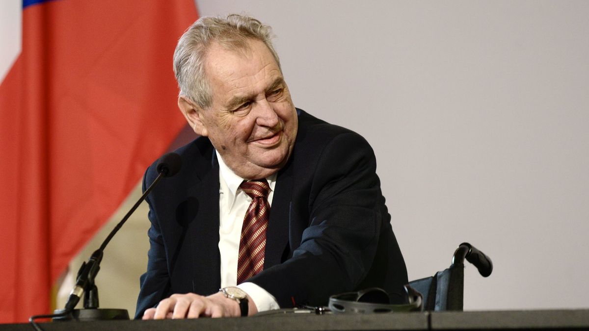 Zeman: BIS odposlouchávala i mě, Koudelka může vydírat vysoké politiky